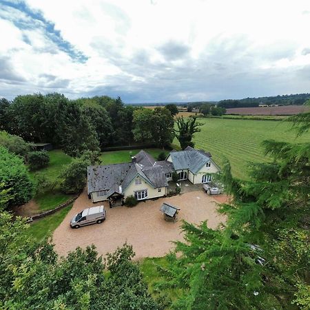 Вілла Brownhills Eaton  Екстер'єр фото