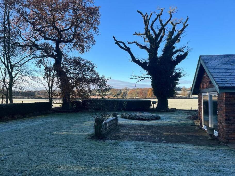 Вілла Brownhills Eaton  Екстер'єр фото